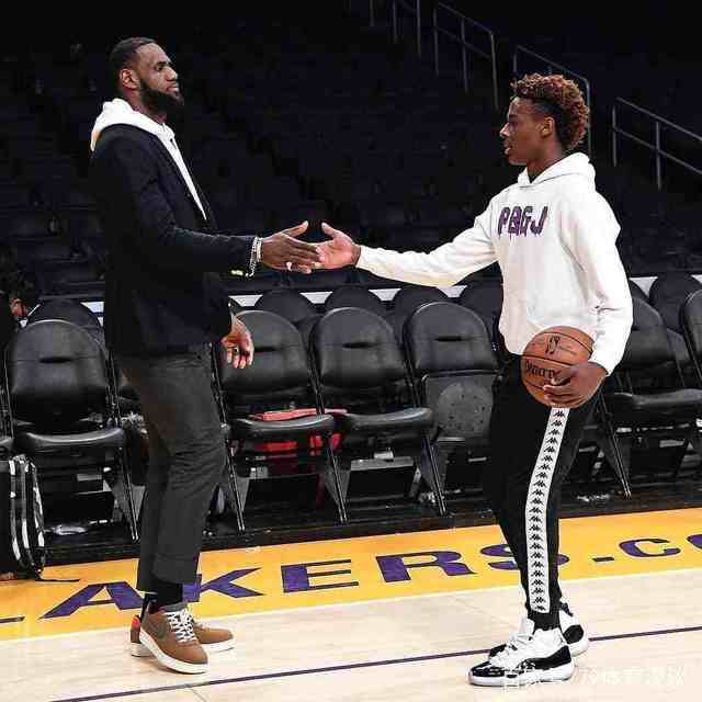 跟队：里昂想租借恩德里克，皇马目前还不想最终决定球员未来（队记：里昂有意租借恩德里克，皇马暂不决定其未来去向）