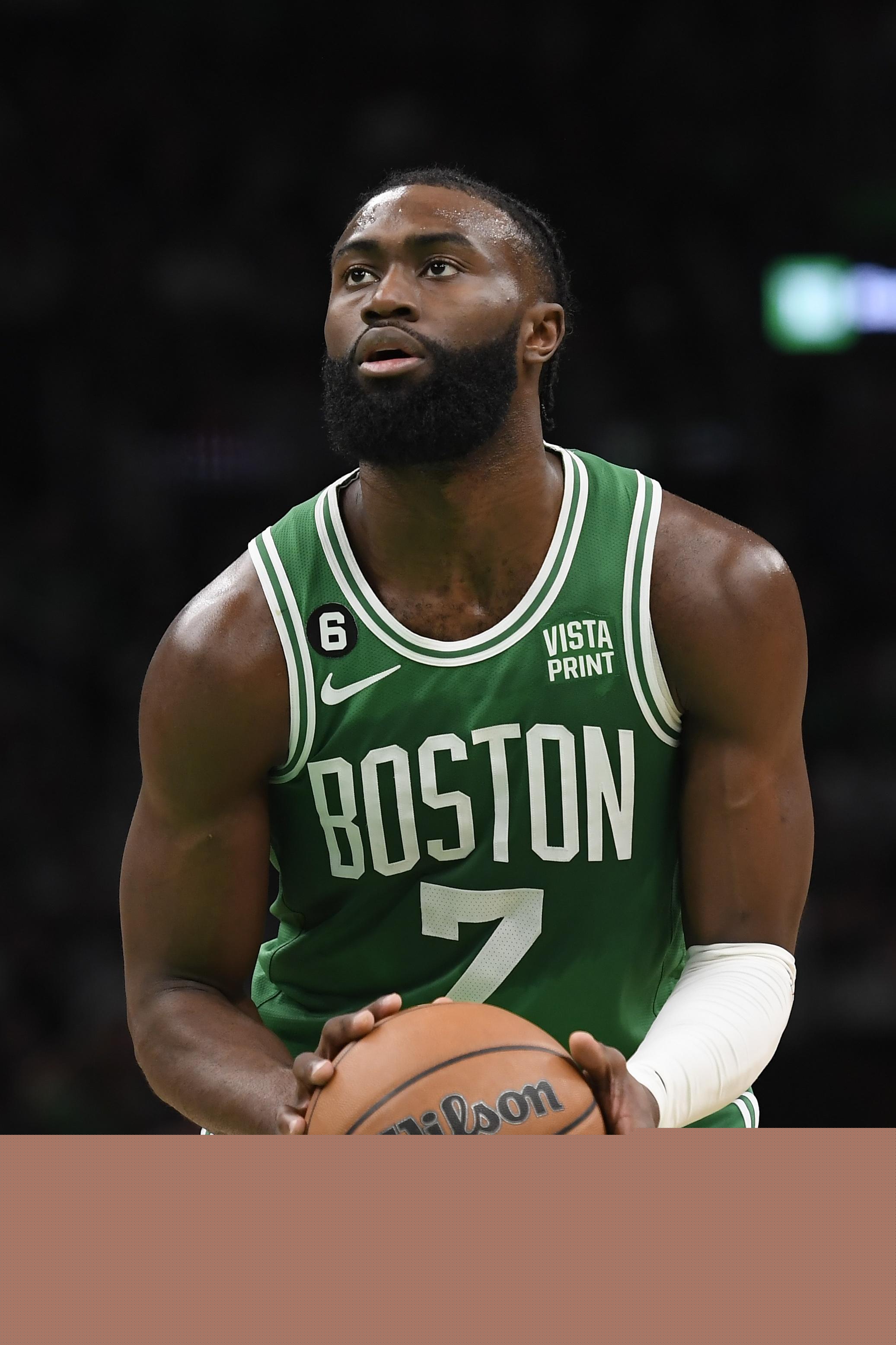 2亿姆巴佩回来了！贝林跌，居莱尔暴涨，德转把这届皇马玩明牌了（2亿先生姆巴佩归来！贝林身价回落、居莱尔飙升，德转这回把皇马底牌全亮了）