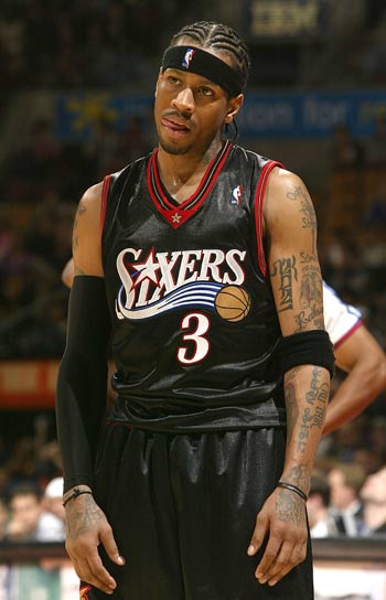 西甲战报：莫雷诺、奥卢瓦塞伊破门，黄潜2-1马略卡（西甲：莫雷诺、奥卢瓦塞伊建功，比利亚雷亚尔2-1小胜马略卡）