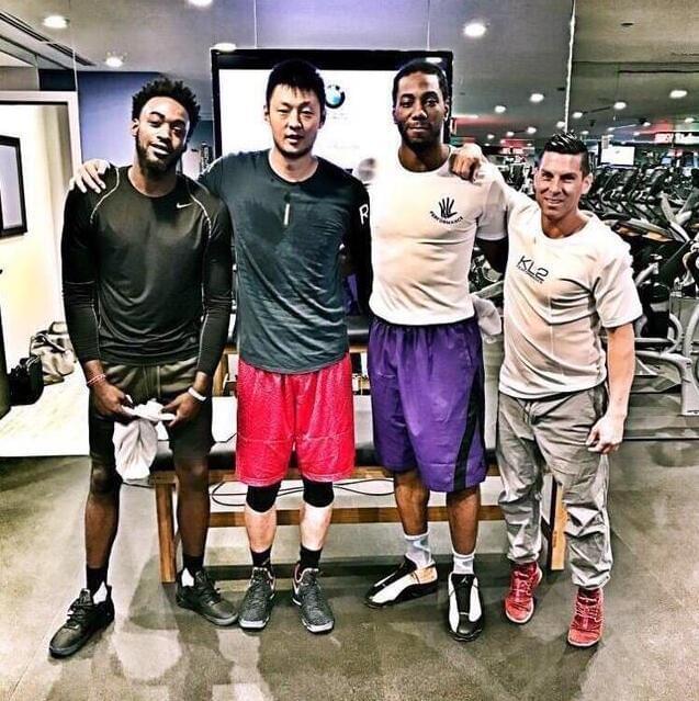 卡鲁索赛场表现抢眼，为球队贡献巨大（卡鲁索赛场大放异彩，为球队立下汗马功劳）