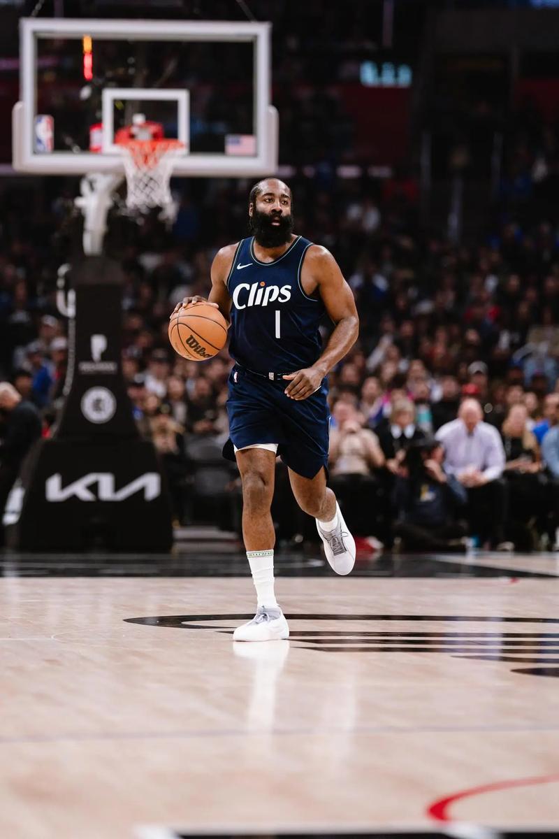 队友表现让我安心 球队风格愈发接近理想化（队友发挥让我放心，球队风格日渐接近理想）