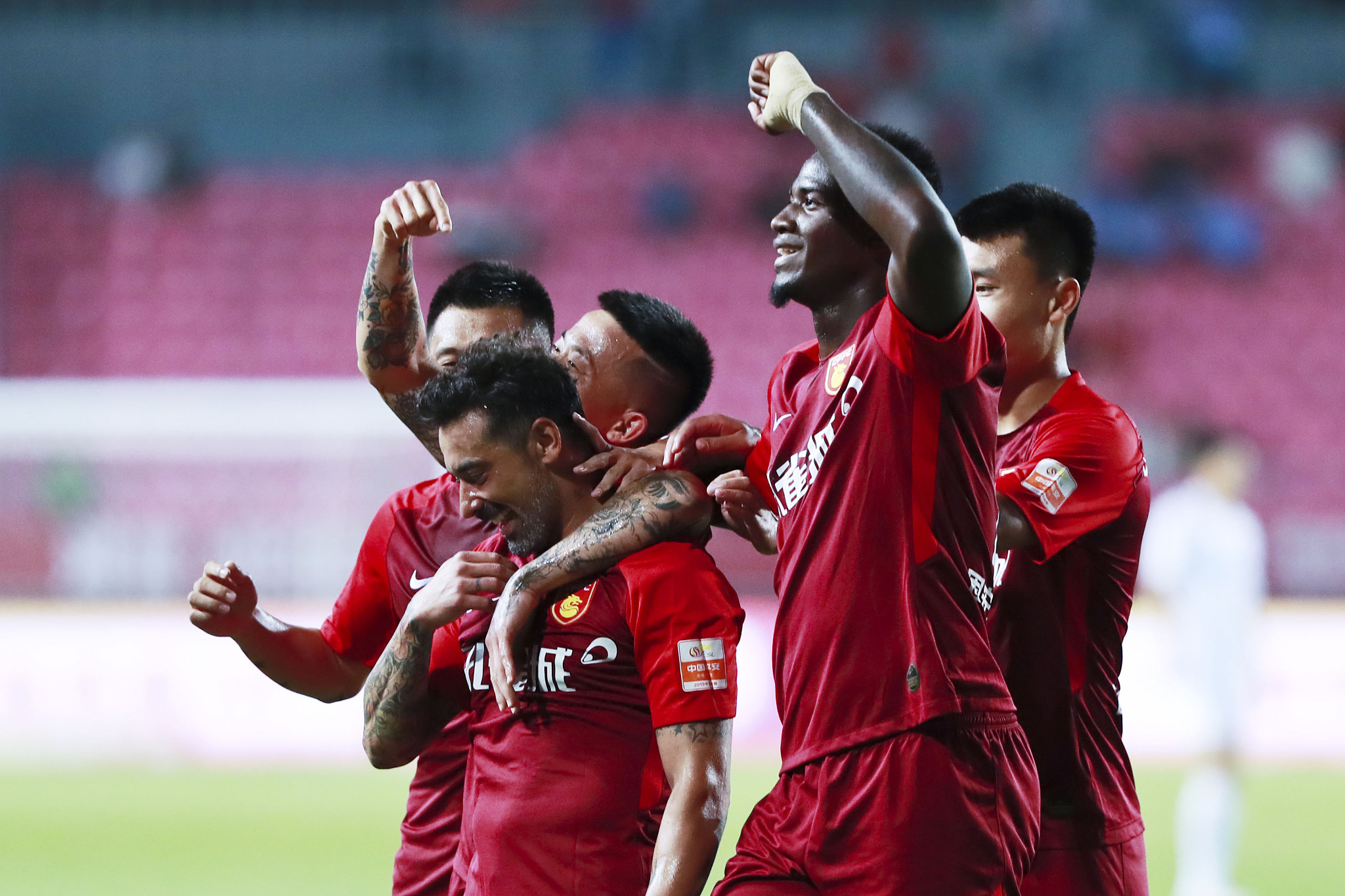 场均19.2分！Shams：波尔津吉斯因病将缺阵两周 并接受进一步评估（场均19.2分的波尔津吉斯因病预计休战两周，Shams称其将接受进一步评估）