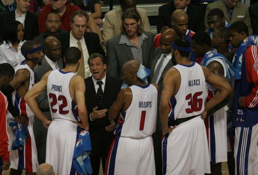 雷霆公布伤病报告：哈滕和华莱士复出，以赛亚·乔等三人缺席（雷霆伤情更新：哈滕、华莱士回归，以赛亚·乔等三将缺阵）