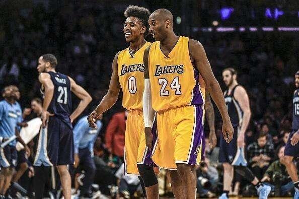 名记：姆巴佩告诉老弗爷，维尼修斯更关注球迷而不是场上表现（名记称：姆巴佩告知弗洛伦蒂诺，维尼修斯更在意球迷而非比赛表现）