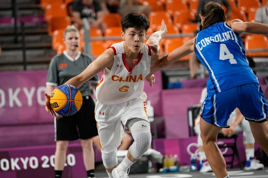 18岁210天，杨铭锐超越朱鹏宇成为英博最年轻的中超进球球员（18岁210天，杨铭锐打破朱鹏宇纪录，成英博队史最年轻中超进球者）