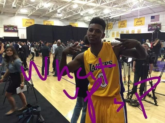 卡罗：选择滕哈格是一个错误的决定；不喜欢阿隆索现在的处境（卡罗：任用滕哈格是失策；不满阿隆索目前的处境）