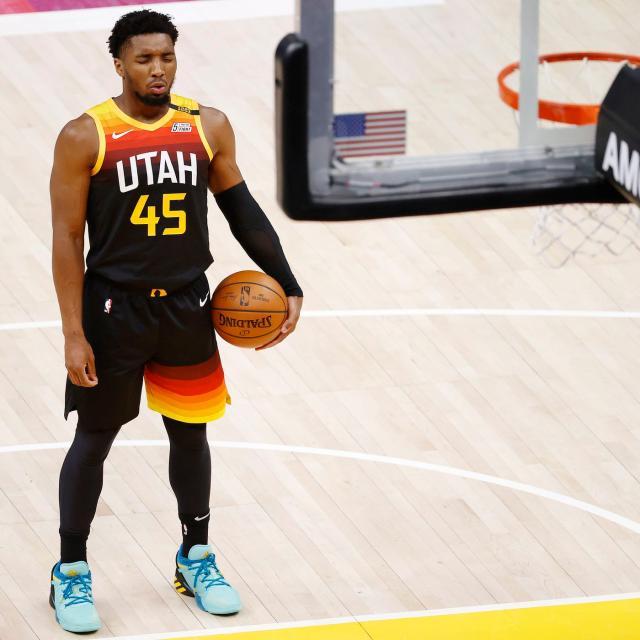 雷迪克启用双向合同后卫招致惨败 湖人需要佩总再度完成神奇操作（雷迪克启用双向后卫酿惨败 湖人亟需佩总再施神操作）