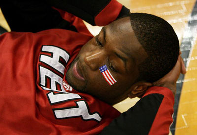 专家解读NBA为何伤病频发：负荷大节奏快，过早高强度打球（专家解析NBA伤病潮缘由：高负荷快节奏，过早高强度对抗）