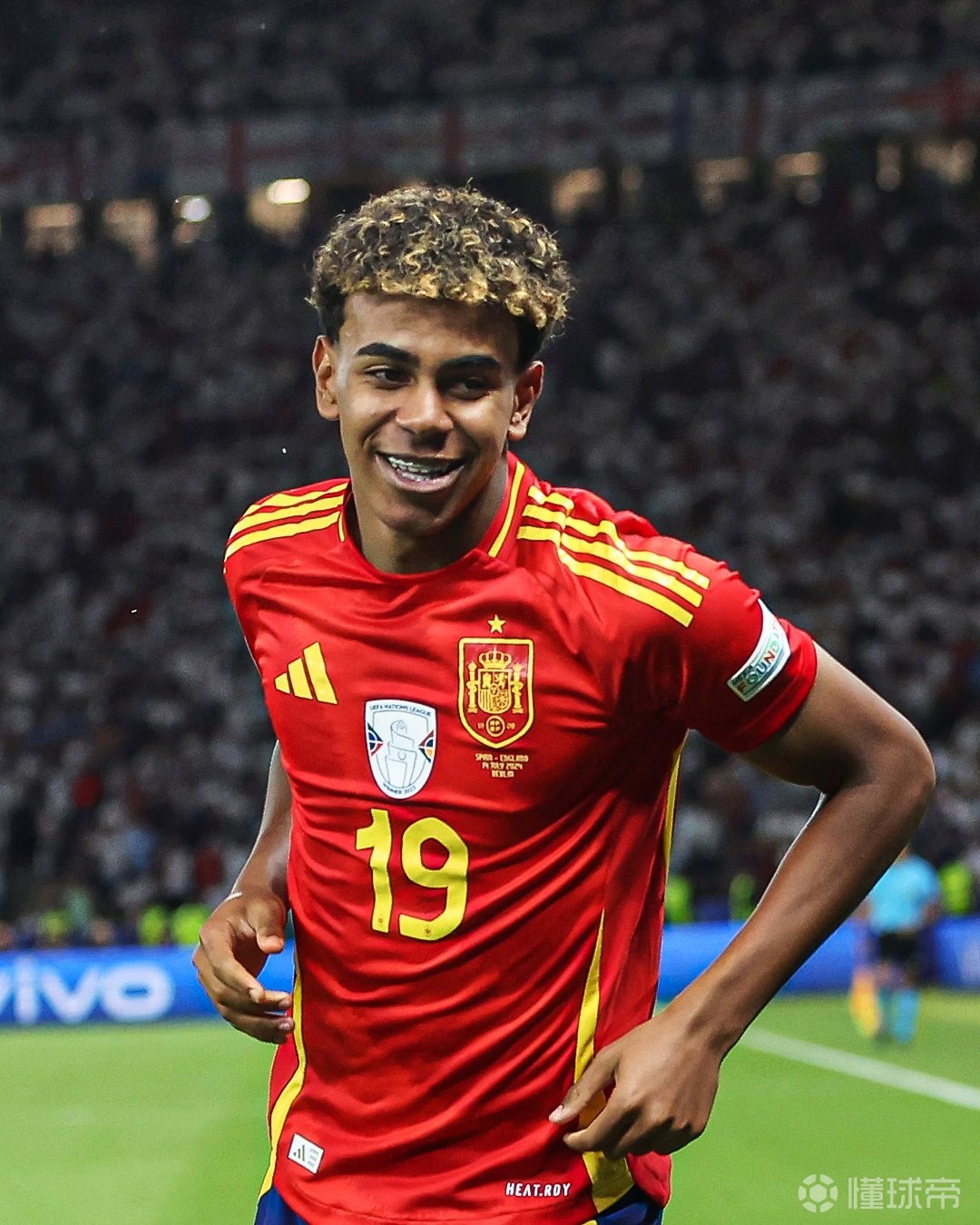 才华横溢，法国国脚谢尔基vs多特蒙德个人集锦（天赋尽显：法国国脚谢尔基对阵多特蒙德个人高光集锦）