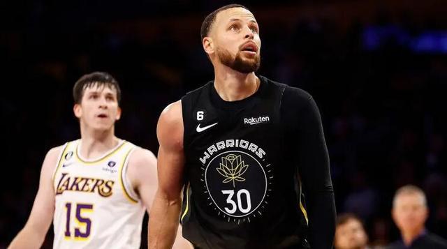 国王杯1／4决赛抽签出炉：皇萨竞均避开彼此（国王杯八强抽签揭晓：皇马巴萨马竞互不相遇）