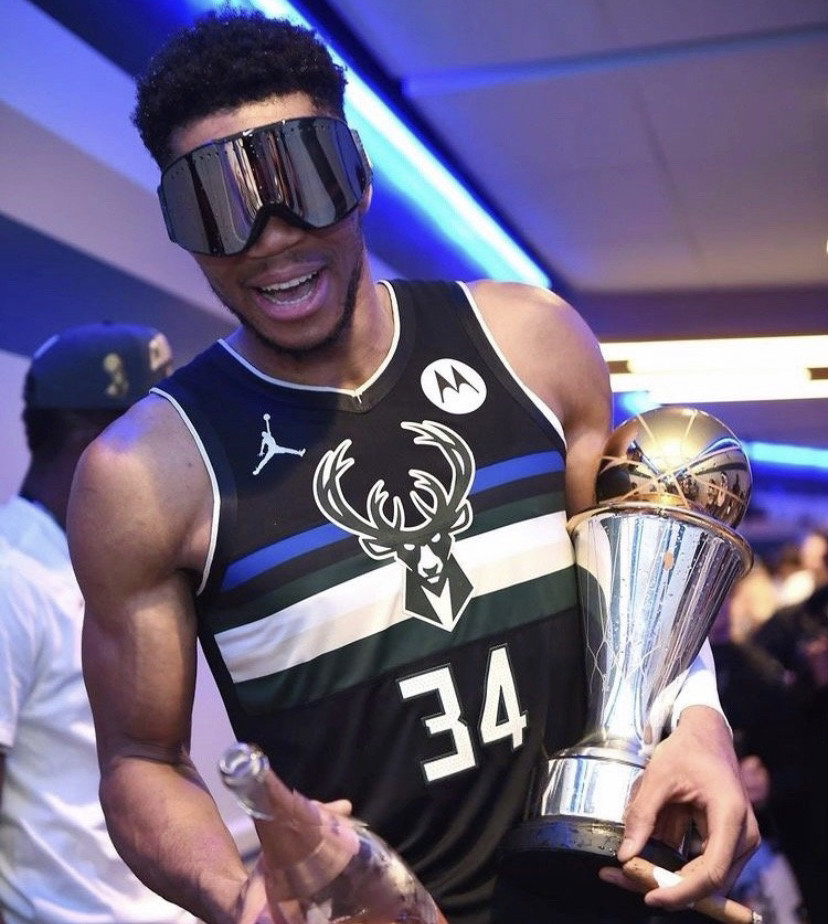 大巴黎旧将：今年唯一遗憾就是世俱杯，萨福诺夫表现堪称顶级（前巴黎球员：本年度唯一遗憾在世俱杯，萨福诺夫发挥堪称顶尖）