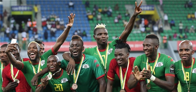 三杀雷霆！福克斯：无论对手是谁，我们都得专注于自身（三度击败雷霆！福克斯：不管对手是谁，我们只管做好自己）