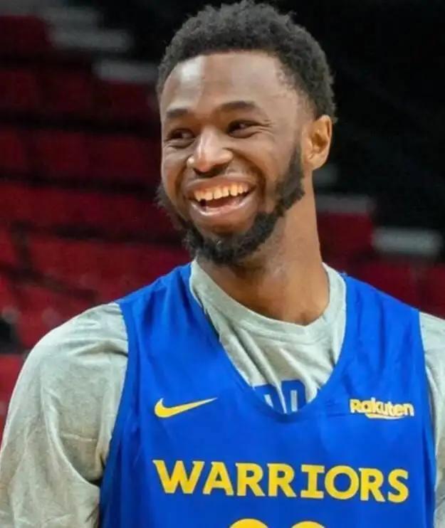 杨鸣：辽宁队正经历新老交替阵痛期，相信联赛开始前会有变化（杨鸣：辽宁队处于新老更替阵痛期，预计联赛开打前会有调整）