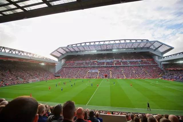 NBA球员专访：詹姆斯谈团队合作,（詹姆斯专访：谈球队协作之道）