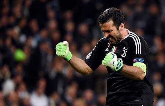 约基奇28+9+11超越篮球之神，穆雷34分超新星打铁，掘金8连斩黄蜂（约基奇28+9+11统治全场，穆雷34分超新星手感冰凉，掘金八连斩黄蜂）