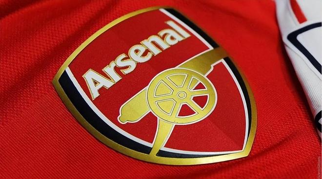 每体：拉波尔塔曾对贝尔纳尔说过，总有一天他会成为巴萨队长（世界体育报：拉波尔塔曾鼓励贝尔纳尔，称其终有一日会戴上巴萨队长袖标）