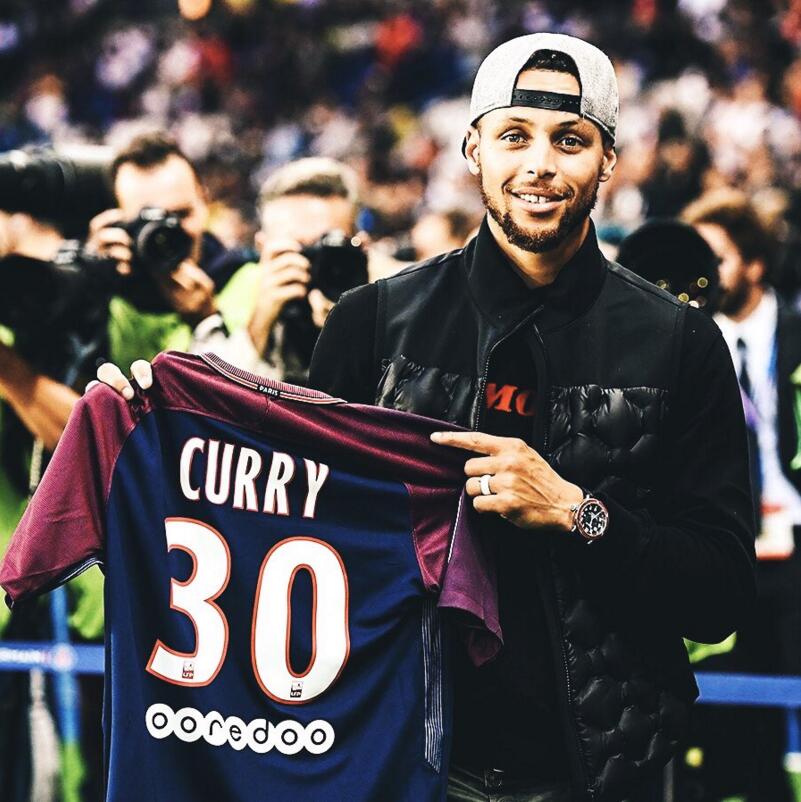 超越老穆勒！凯恩成为德甲历史上最快达成十次帽子戏法的球员（凯恩超越盖德·穆勒，创德甲最快达成10次帽子戏法纪录）